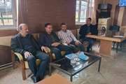 مدیرکل دامپزشکی استان کردستان به همراه معاون توسعه مدیریت و منابع، با کارکنان شبکه دامپزشکی شهرستان دهگلان دیدار کردند و ضمن گفت‌وگو با آنان، از زحمات و خدمات ارزشمندشان در جنگ تحمیلی قدردانی نمودند.