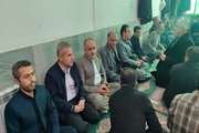برگزاری میز خدمت شبکه دامپزشکی شهرستان مریوان به مناسبت گرامیداشت دهه فجر در مسجد جامع این شهرستان