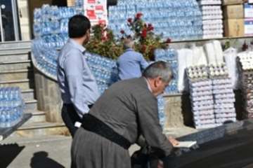 ارسال اولین محموله کمک های جامعه دامپزشکی استان کردستان به مناطق زلزله زده استان کرمانشاه-23 آبان96