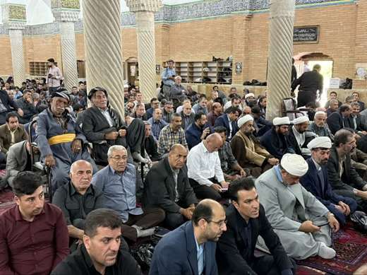 مراسم گرامیداشت سی‌وهفتمین سالگرد ارتحال ملکوتی حضرت امام خمینی(ره) پیش از ظهر امروز با حضور اقشار مختلف مردم، مسئولان استانی، جمعی از روحانیون، مدیرکل دامپزشکی استان کردستان و جمعی از کارکنان این اداره‌کل در سنندج برگزار شد