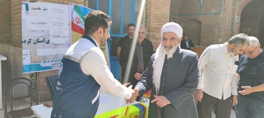 برپایی میز خدمت شبکه دامپزشکی شهرستان سنندج در نماز جمعه مسجد جامع به مناسبت هفته دفاع مقدس