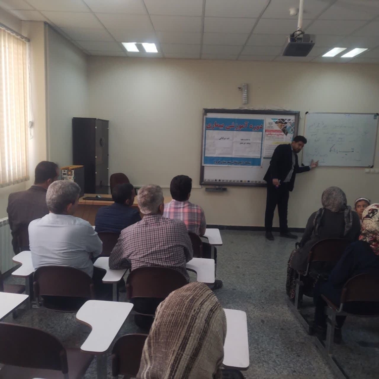 اعزام اکیپ‌های دامپزشکی و برگزاری اردوی جهادی در شهرستان قروه به مناسبت هفته پدافند غیرعامل