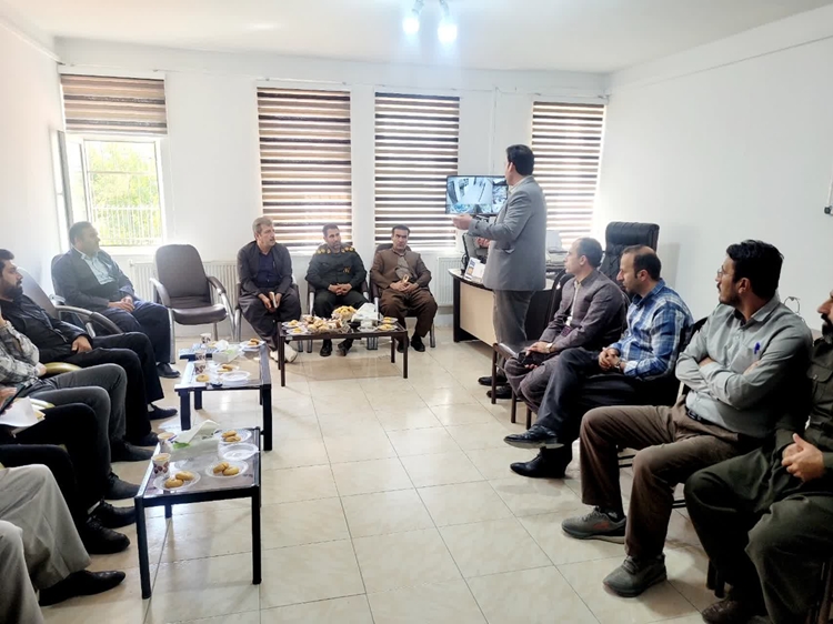 مسئولان شهرستان سروآباد با حضور در شبکه دامپزشکی، روز ملی دامپزشکی را گرامی داشتند